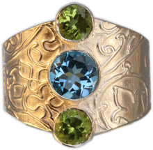 Load image into Gallery viewer, Swiss Blue Topaz and Two Peridots Size 9.5
